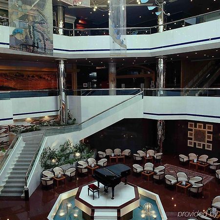 โรงแรมแกรนด์โฮเต็ลเมอร์คูเร่อัลเจอร์ แอร์โร่พอร์ท Maison Blanche ภายนอก รูปภาพ The lobby of the hotel