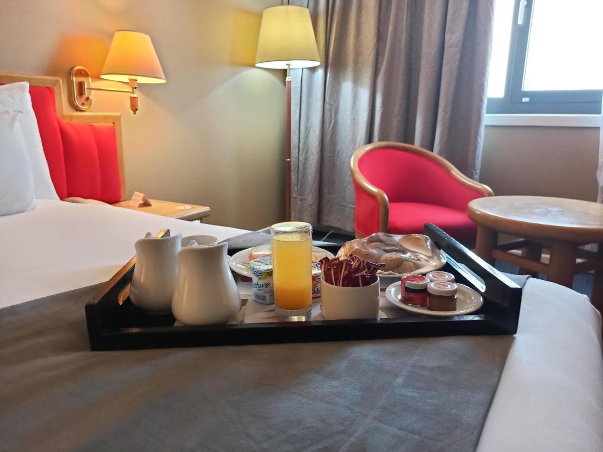 โรงแรมแกรนด์โฮเต็ลเมอร์คูเร่อัลเจอร์ แอร์โร่พอร์ท Maison Blanche ภายนอก รูปภาพ Room service tray