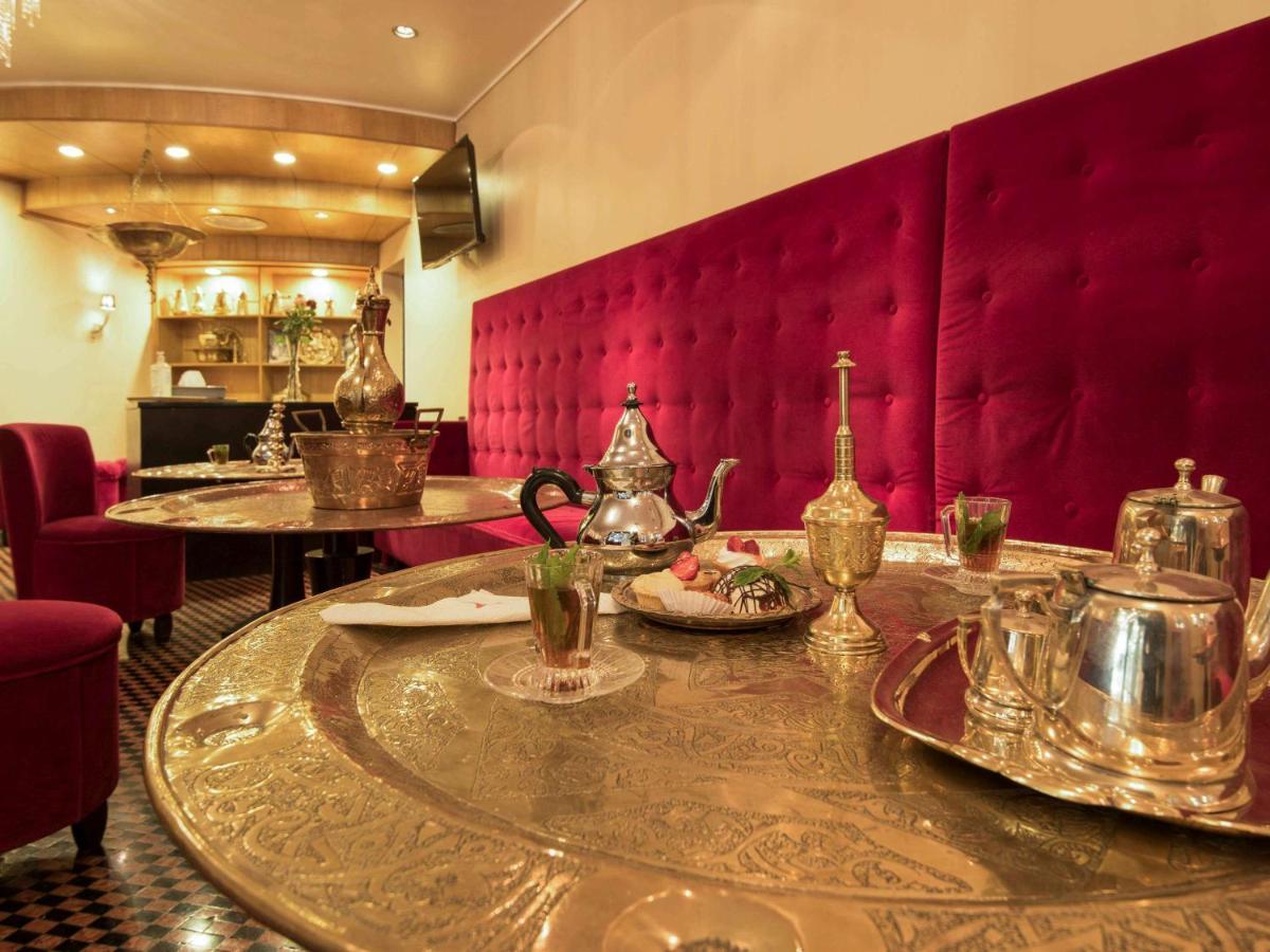 โรงแรมแกรนด์โฮเต็ลเมอร์คูเร่อัลเจอร์ แอร์โร่พอร์ท Maison Blanche ภายนอก รูปภาพ The interior of the lounge