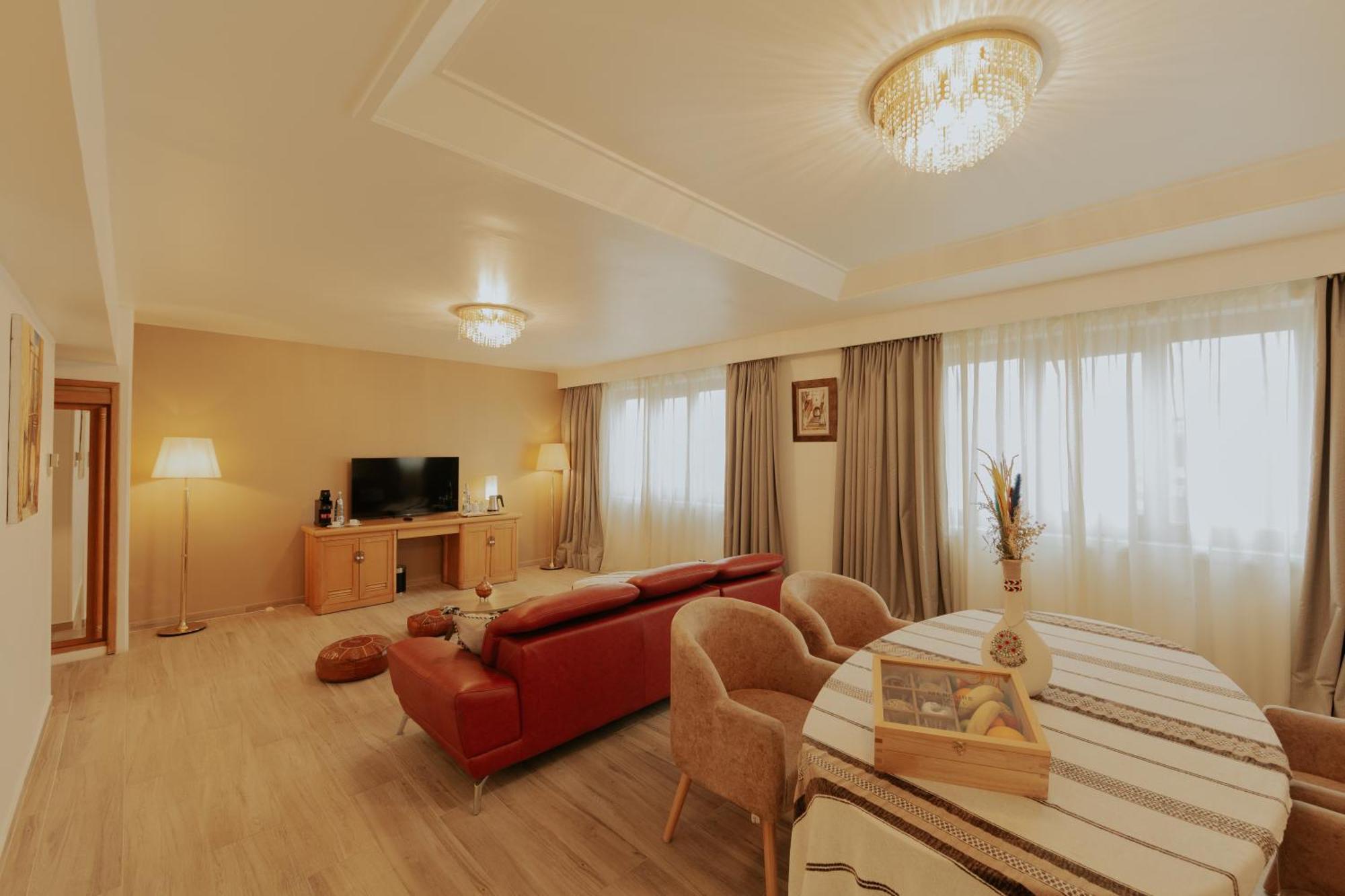 โรงแรมแกรนด์โฮเต็ลเมอร์คูเร่อัลเจอร์ แอร์โร่พอร์ท Maison Blanche ภายนอก รูปภาพ Suite room