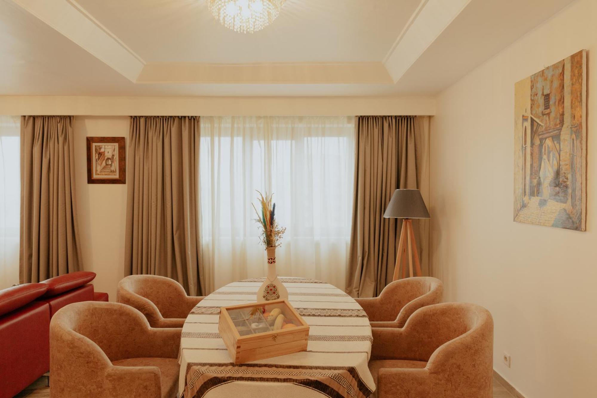 โรงแรมแกรนด์โฮเต็ลเมอร์คูเร่อัลเจอร์ แอร์โร่พอร์ท Maison Blanche ภายนอก รูปภาพ A living room
