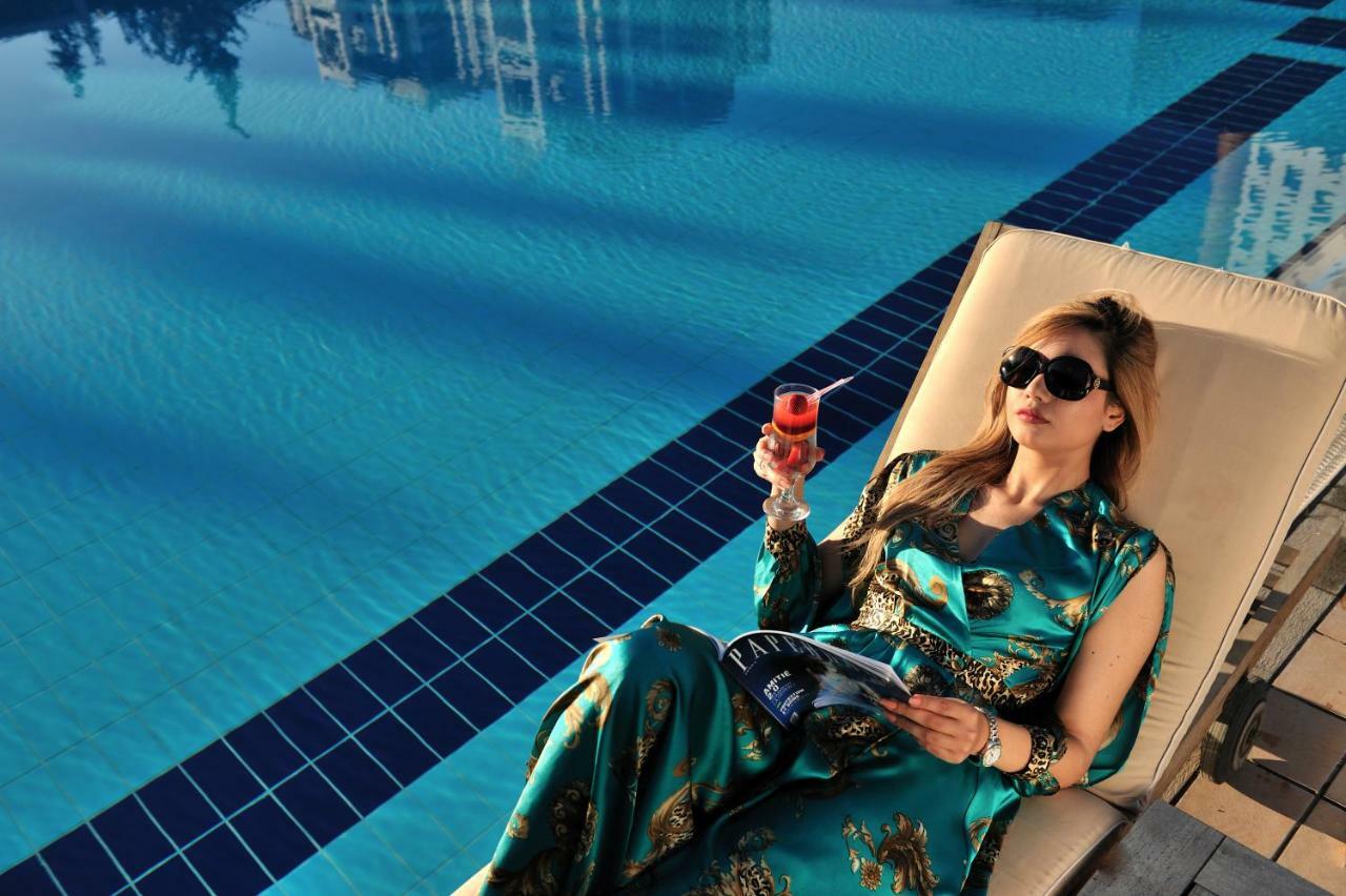 โรงแรมแกรนด์โฮเต็ลเมอร์คูเร่อัลเจอร์ แอร์โร่พอร์ท Maison Blanche ภายนอก รูปภาพ Solar pool heating